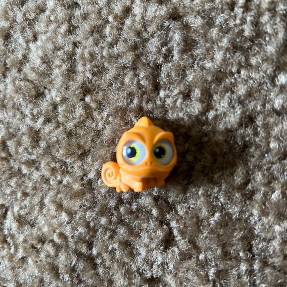 Disney Doorables: Series 7 Special Edition Figurine – Tangled – Pascal - Picture 4 of 8